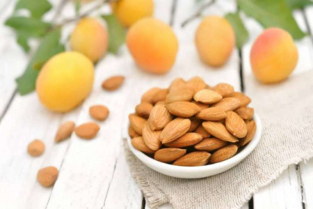 از خواص هسته ی زردآلو چه میدانید؟!
