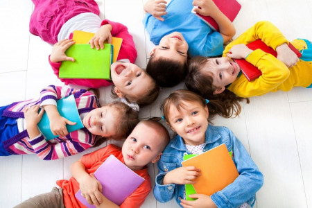بهترین روش یاد دادن شعر به کودکان + اشعار کودکانه
