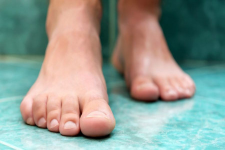 علت "سوزن سوزن شدن" کف پا چیست؟