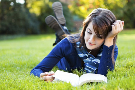 پنج کتاب کودکی + معرفی کتاب های زیبا و مفید برای بزرگسالان