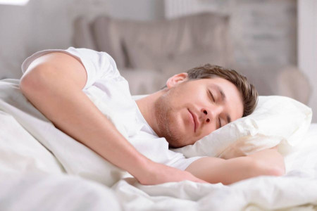 عوارض خوابیدن زیر باد کولر