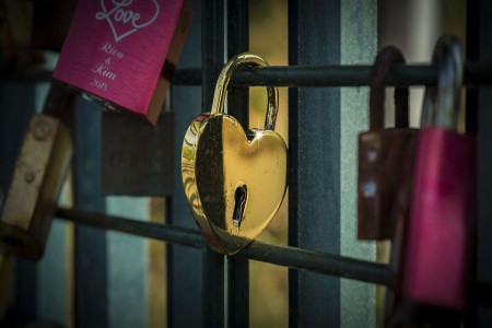 کپشن مخصوص خانم ها برای ابراز عشق به همسر