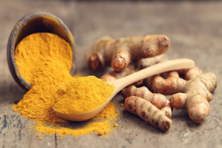 خواص اعجاب انگیز زردچوبه برای درمان مشکلات تخمدان و عفونت رحم