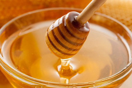 10 خاصیت درمانی فوق العاده عسل
