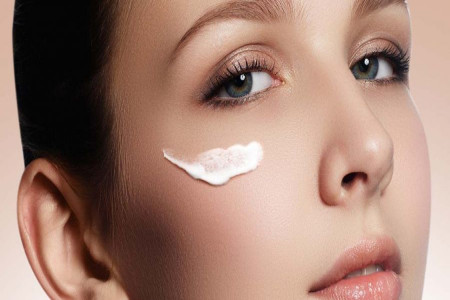 معرفی کرم مرطوب کننده پوست چرب سینره