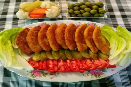 تزیین غذا کتلت با طرح های بی نظیر و خوشمزه (عکس + آموزش )