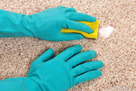 چگونه لکه های سخت را از روی فرش پاک کنیم ؟