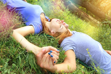 12 نشانه و ویژگی های عشق واقعی در یک رابطه عاشقانه