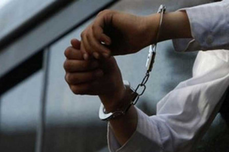 مربی بهداشت مدرسه دزد از آب درآمد !
