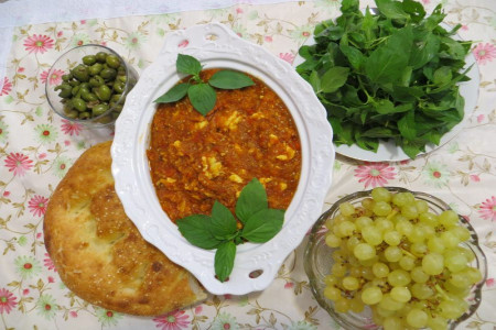طرز تهیه میرزا قاسمی با مرغ