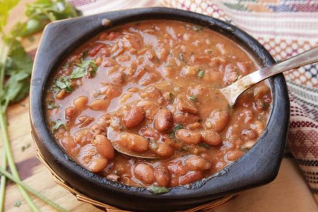خوراک گوشت و لوبیا