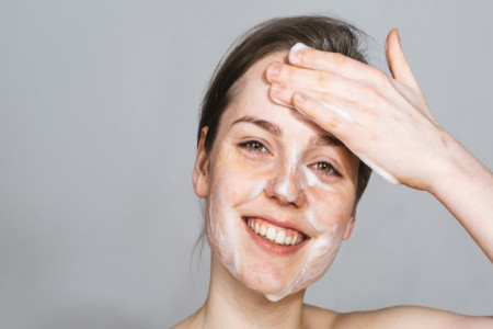لیف زدن برای صورت خوب است یا بد؟