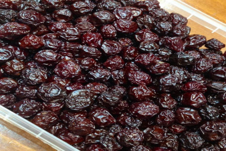 خشک کردن آلبالو به روش سنتی