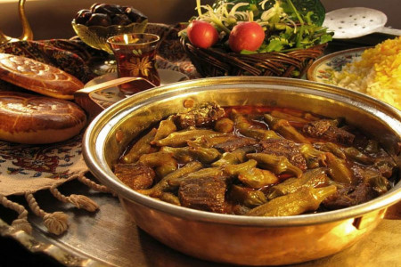 طرز تهیه خورش بامیه مجلسی با گوشت یا مرغ + طرز تهیه خورش بامیه جنوبی