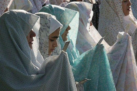 لباس نمازگزار مرد و زن باید چه شرایطی داشته باشد