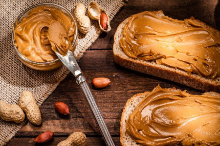 طرز تهيه کره بادام زمینی با طعم های مختلف + نكات مهم