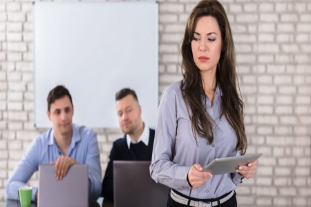 آزار جنسی در محل کار : گزارشی مستند از آزار جنسی 9 زن در محل کار