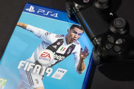 نقد و برسی بازی FIFA 19