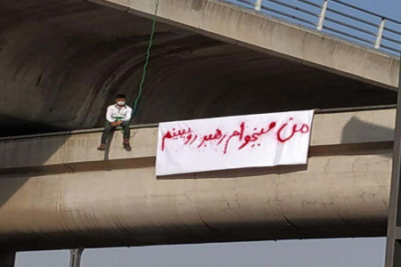 خودکشی پسر جوان از روی پل صدر تهران + عکس و فیلم