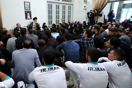 سخنانی پند آموز از رهبر معظم انقلاب درباره ورزش کردن