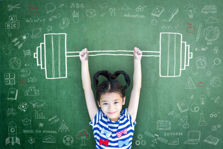 13 راز تربیت یک دختر قوی و با اعتماد به نفس