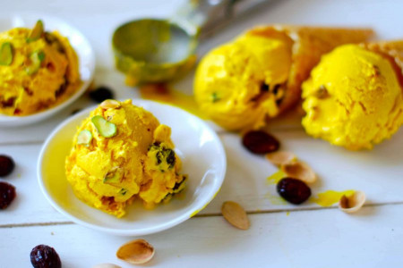 طرز تهیه بستنی سنتی با ثعلب و تاثیر فوق العاده این گیاه