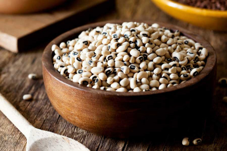 آشنایی با کالری، ارزش غذایی و خواص لوبیا چشم بلبلی