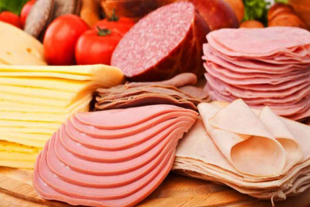 آشنایی با کالباس و مضرات زیانبار آن