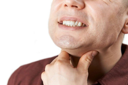 علائم عفونت فارنژیت یا التهاب حلق چیست و چگونه درمان میشود ؟