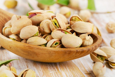 عوارض جانبی خوردن پسته زیاد بر روی سلامتی