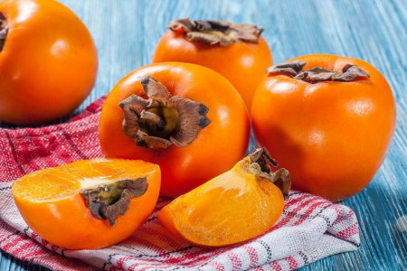 فواید بی نظیر ماسک خرمالو برای زیبایی و شفاف سازی پوست
