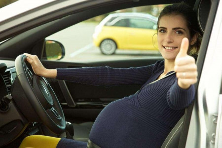 رانندگی در بارداری : آیا رانندگی برای زن باردار ضرر دارد ؟
