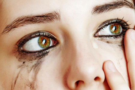 علت و راههای کنترل گریه در شرایط مختلف