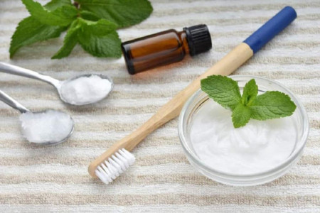 طرز تهیه خمیر دندان خانگی با جوش شیرین