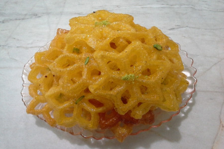 دستور تهیه زولبیا قالبی به روشی راحت و سریع