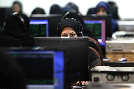 دین اسلام چه شغل هایی را برای زنان حلال یا حرام اعلام کرده است ؟