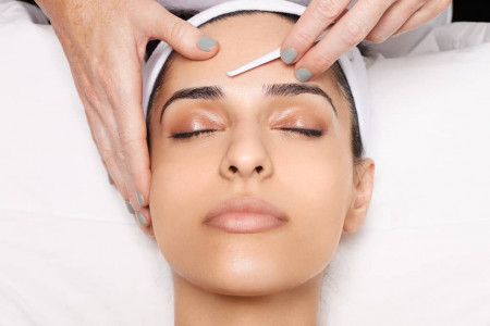 مزایای درماپلنینگ (لایه برداری عمیق پوست با تیغ) چیست ؟