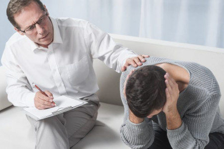 روانپزشک کیست ؟ چه کسانی نیاز به روانپزشک دارند ؟