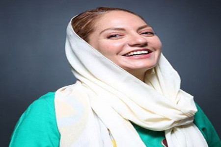 سلفی مهناز افشار با کیف عجیبش + عکس