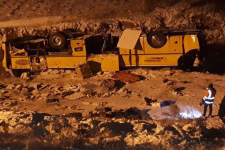 واژگونی مرگبار اتوبوس اصفهان تبریز