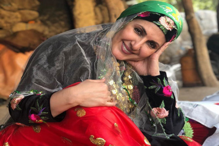 بازی هولناک فاطمه گودرزی با مارها ! فیلم
