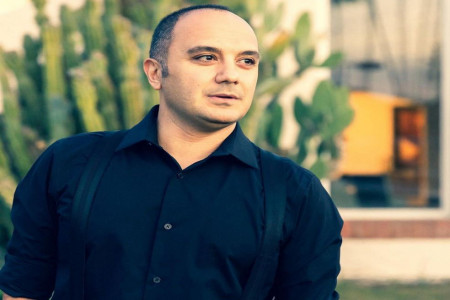 ژست های دیدنی احسان کرمی ، هنرمند خوش تیپ