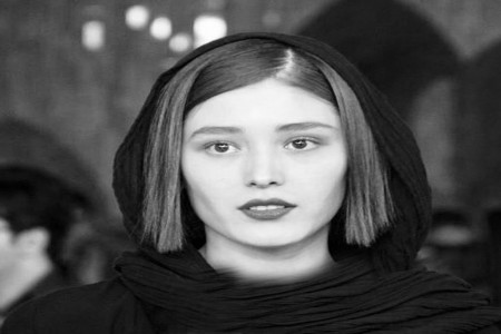 خوابیدن فرشته حسینی روی پشت بام !
