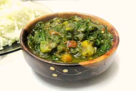 طرز تهیه آش اسفناج یزدی یا آش شولی برای درمان سریع سرماخوردگی