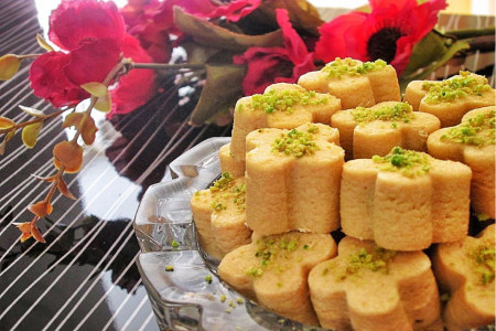 دستور تهیه ی شیرینی آرد نخودچی بدون فر یا روی ماهیتابه