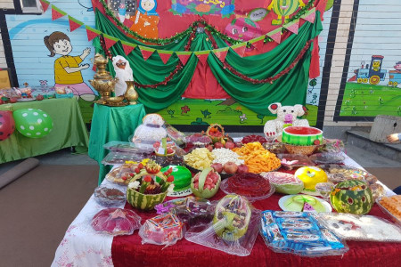 تزیین سفره شب یلدا برای مدرسه : زیباترین آرایش سفره شب یلدا