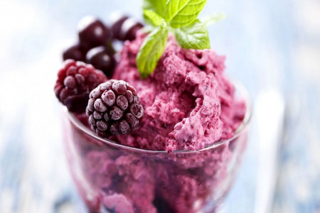 دستور تهیه بستنی شاه توت خانگی و خوشمزه