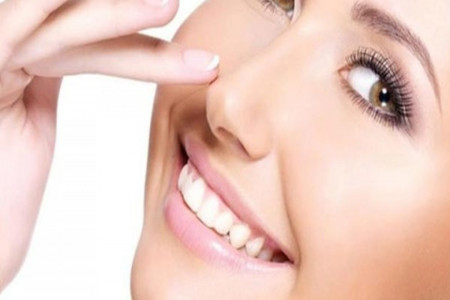 بررسی تأثیر عمل بینی بر فرم لب و لبخند