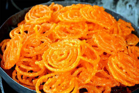 طرز تهیه زولبیا رژیمی خوشمزه مخصوص ماه رمضان