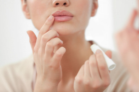 راهنمای خرید بالم لب : چگونه بالم لب مناسب انتخاب کنیم ؟
